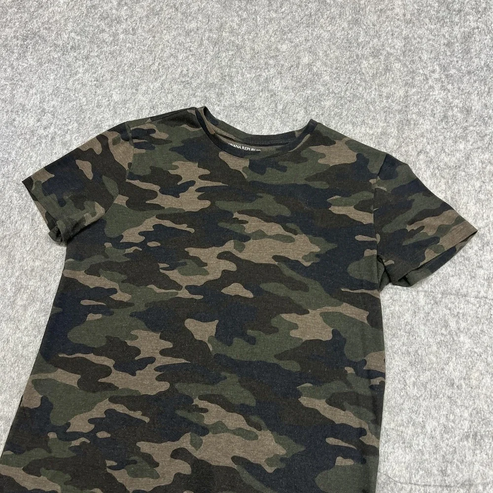 Banana Republic Shirt‎ Mens Medium Green Camouflage Crewneck Cotton Blend Tee
